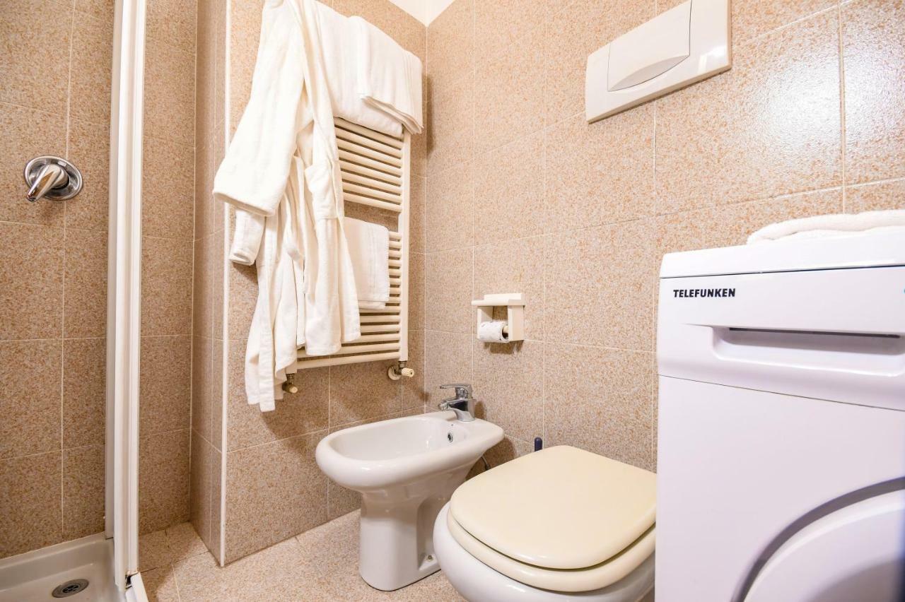 Catullo Apartments 시르미오네 외부 사진